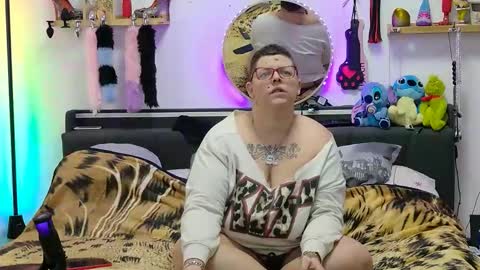 Snapshot of lexi2810 chatting on 11-24-25, 07:19 Lexi und Lex online show from 11-24-25, 07:19