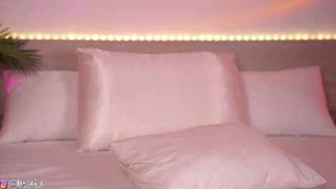 Lexi Reed online show from 10-12-25, 02:16