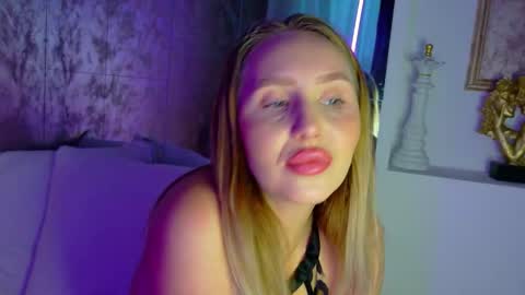 Snapshot of lexi_u_ chatting on 11-11-25, 05:40 LEXXY online show from 11-11-25, 05:40