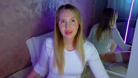 Snapshot of lexi_u_ chatting on 11-20-25, 06:13 LEXXY online show from 11-20-25, 06:13