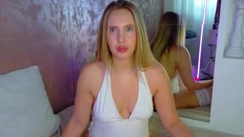 Snapshot of lexi_u_ chatting on 11-21-25, 06:56 LEXXY online show from 11-21-25, 06:56