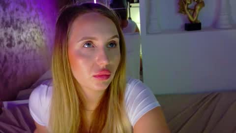 Snapshot of lexi_u_ chatting on 12-17-25, 05:35 LEXXY online show from 12-17-25, 05:35