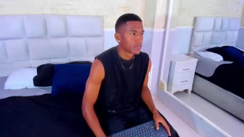 Lexi  Derek online show from 09-30-25, 04:56