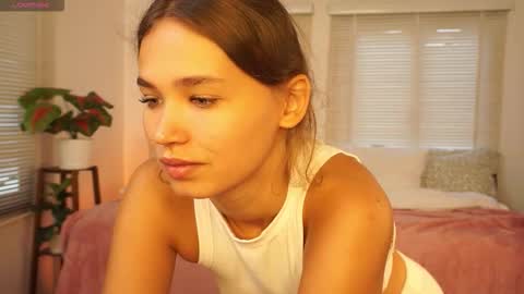 Lexi  online show from 09-18-25, 03:52