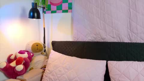 Lixie And Nte online show from 12-15-25, 02:38