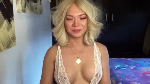 lexiesmith_ online show from 10-01-25, 12:49