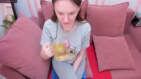 Lexi online show from 10-06-25, 06:33