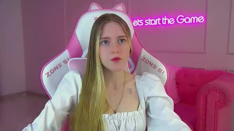 Lexi online show from 11-18-25, 06:18