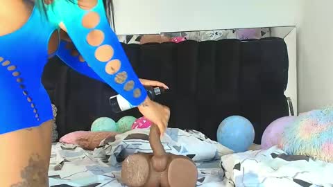 Snapshot of lexiross1 chatting on 03-01-25, 03:05 lexiross1 online show from 03-01-25, 03:05