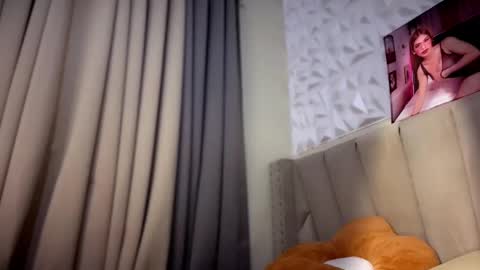 Naturaly Born Goddess  Ms. kendall  online show from 10-26-25, 07:20