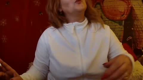 Hannah online show from 12-23-24, 01:18