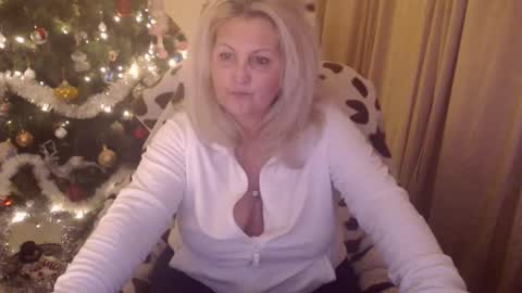 Hannah online show from 12-23-25, 12:52