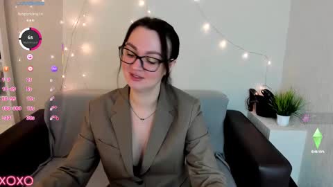 Snapshot of leya_nice chatting on 09-09-25, 02:55 Leya online show from 09-09-25, 02:55