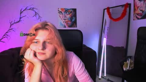 Leyla online show from 12-17-25, 01:17