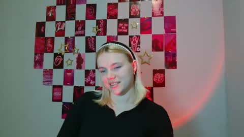 Leyla online show from 11-18-25, 09:36