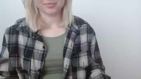 Leyla online show from 04-15-26, 06:09