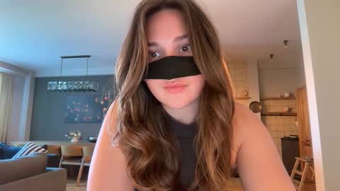 Leyla online show from 09-21-25, 10:06