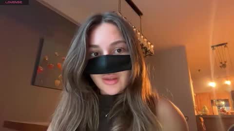 Leyla online show from 09-30-25, 02:11