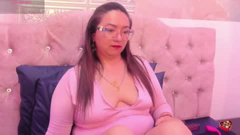 Leyla smithh online show from 09-25-25, 12:31