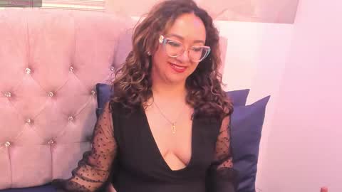 Leyla smithh online show from 10-12-25, 01:32