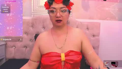 Leyla smithh online show from 10-31-25, 02:29