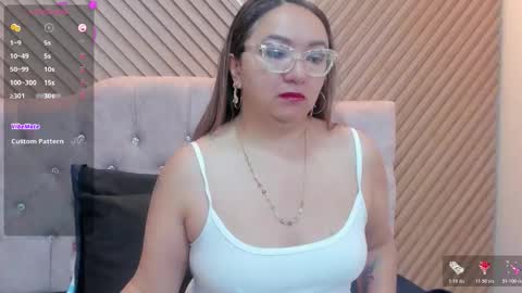 Leyla smithh online show from 11-21-25, 12:15