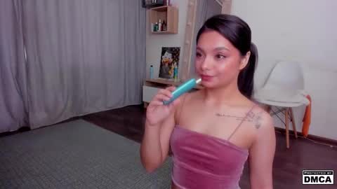 Snapshot of leyla_tyler chatting on 11-18-25, 09:25 Leyla online show from 11-18-25, 09:25