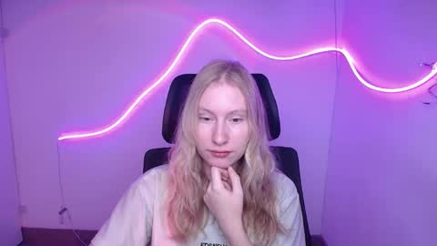 Leyla online show from 09-16-25, 05:08