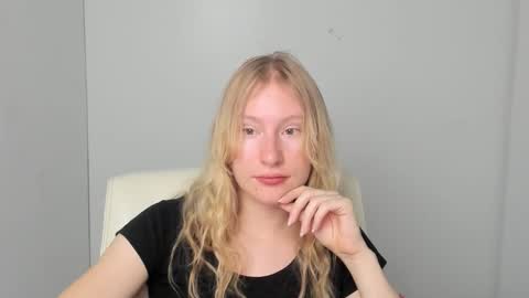 Leyla online show from 09-17-25, 05:20