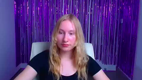 Leyla online show from 09-26-25, 11:25