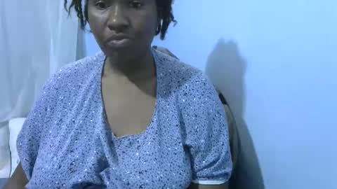 Snapshot of leylapleasure chatting on 11-21-25, 01:21 leylapleasure online show from 11-21-25, 01:21