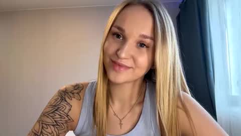 Mia online show from 11-15-25, 11:29