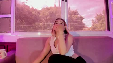 LEZY online show from 10-01-25, 01:50