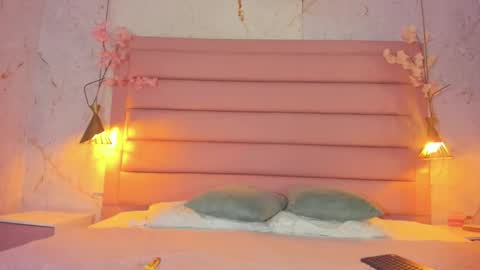 LEZY online show from 10-19-25, 11:27