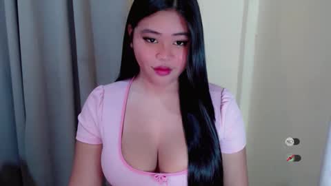 Snapshot of lhara_cumming chatting on 11-15-25, 11:54 LHARA online show from 11-15-25, 11:54