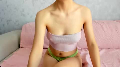 Snapshot of lia1243756 chatting on 09-27-25, 07:46 LEANNAA online show from 09-27-25, 07:46