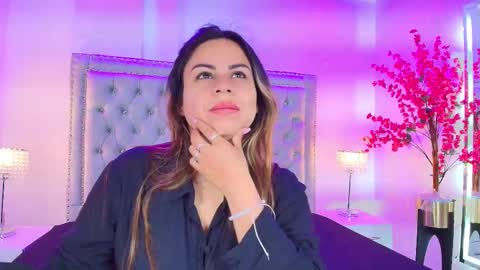 Lia  online show from 10-18-25, 12:35