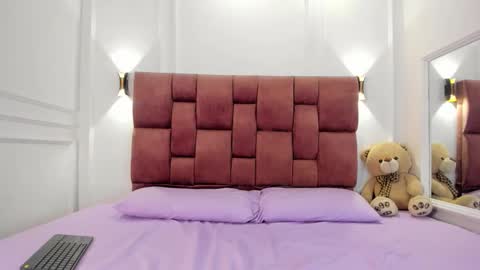 Lia online show from 01-04-25, 04:33