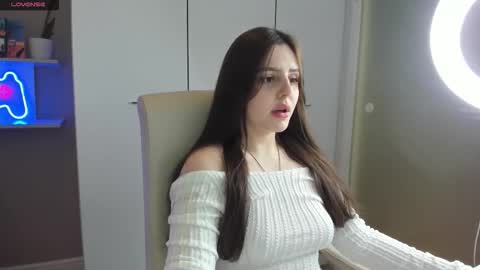 Lia online show from 10-19-25, 01:45