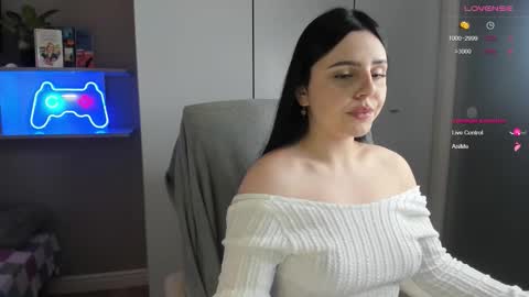 Lia online show from 11-15-25, 02:57