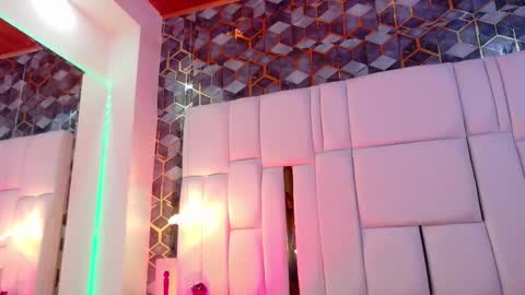 lia_mariana online show from 10-12-25, 09:47