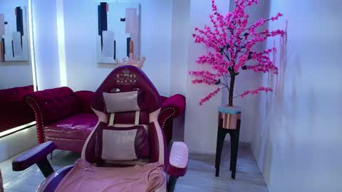 Snapshot of lia_merino chatting on 10-15-25, 03:50 Lia online show from 10-15-25, 03:50