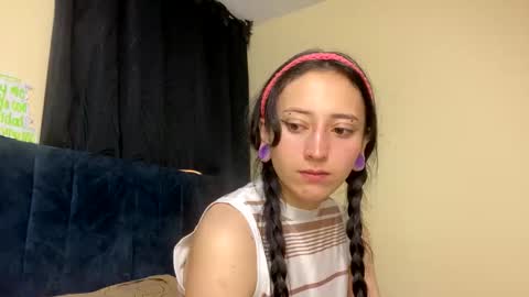 Little Queen Lia  online show from 02-04-26, 12:38