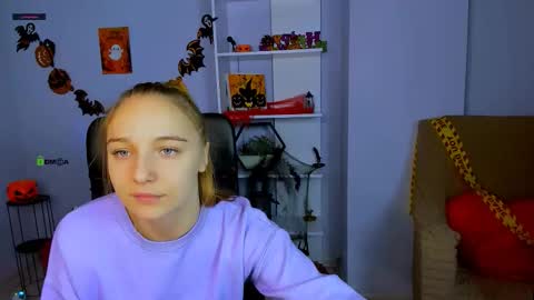 Lia online show from 11-03-25, 01:12