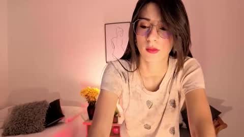 Lia  online show from 10-17-25, 02:19