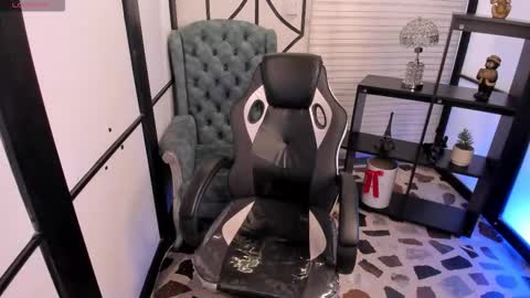 Lia Clarck online show from 11-21-25, 11:47