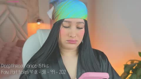 Lia Cox online show from 10-19-25, 03:07