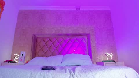 Lia online show from 02-14-25, 05:09