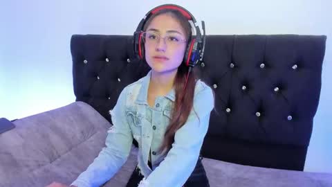 Liah  online show from 11-18-25, 07:18