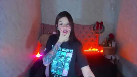  Lia  online show from 12-31-24, 01:19